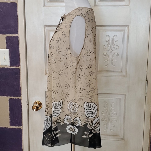 Flowy dressy tank top - Picture 2 of 3